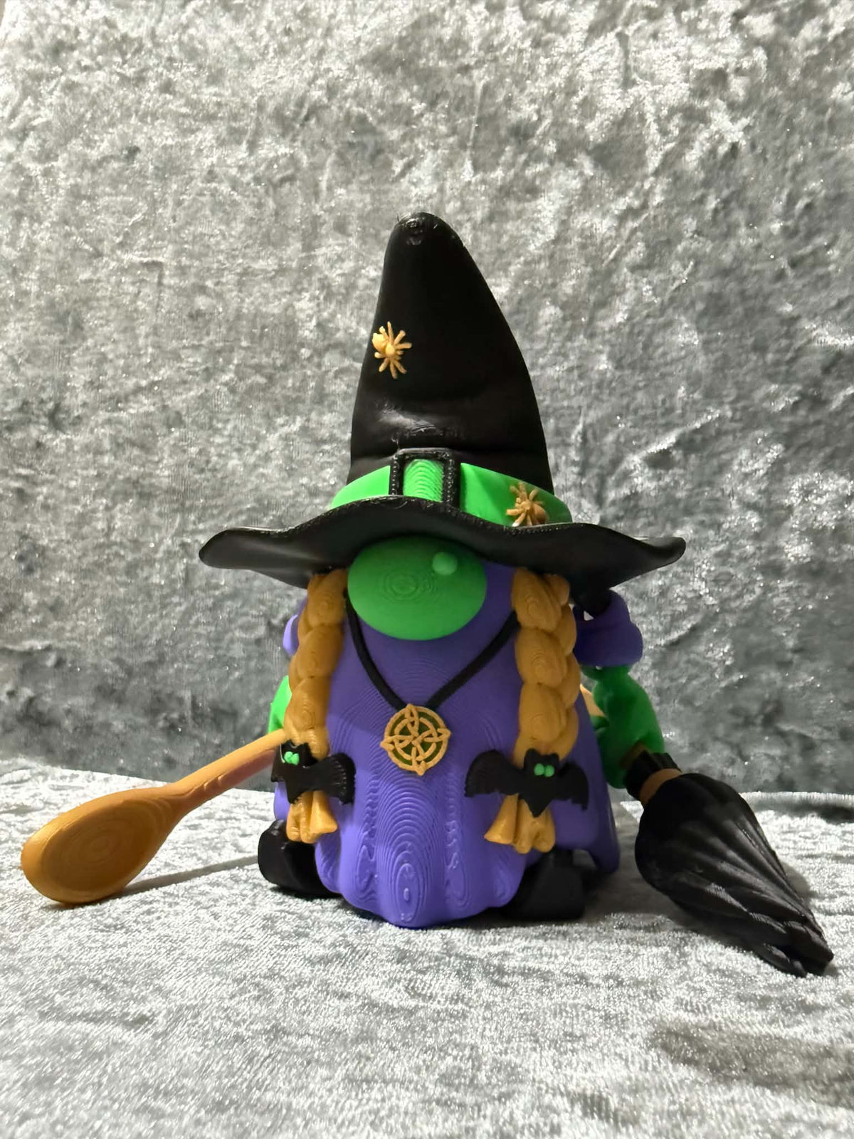 Witch Knome with Accessories